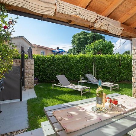 Poiai Stonehouse With Jacuzzi Villa Peroj Luaran gambar