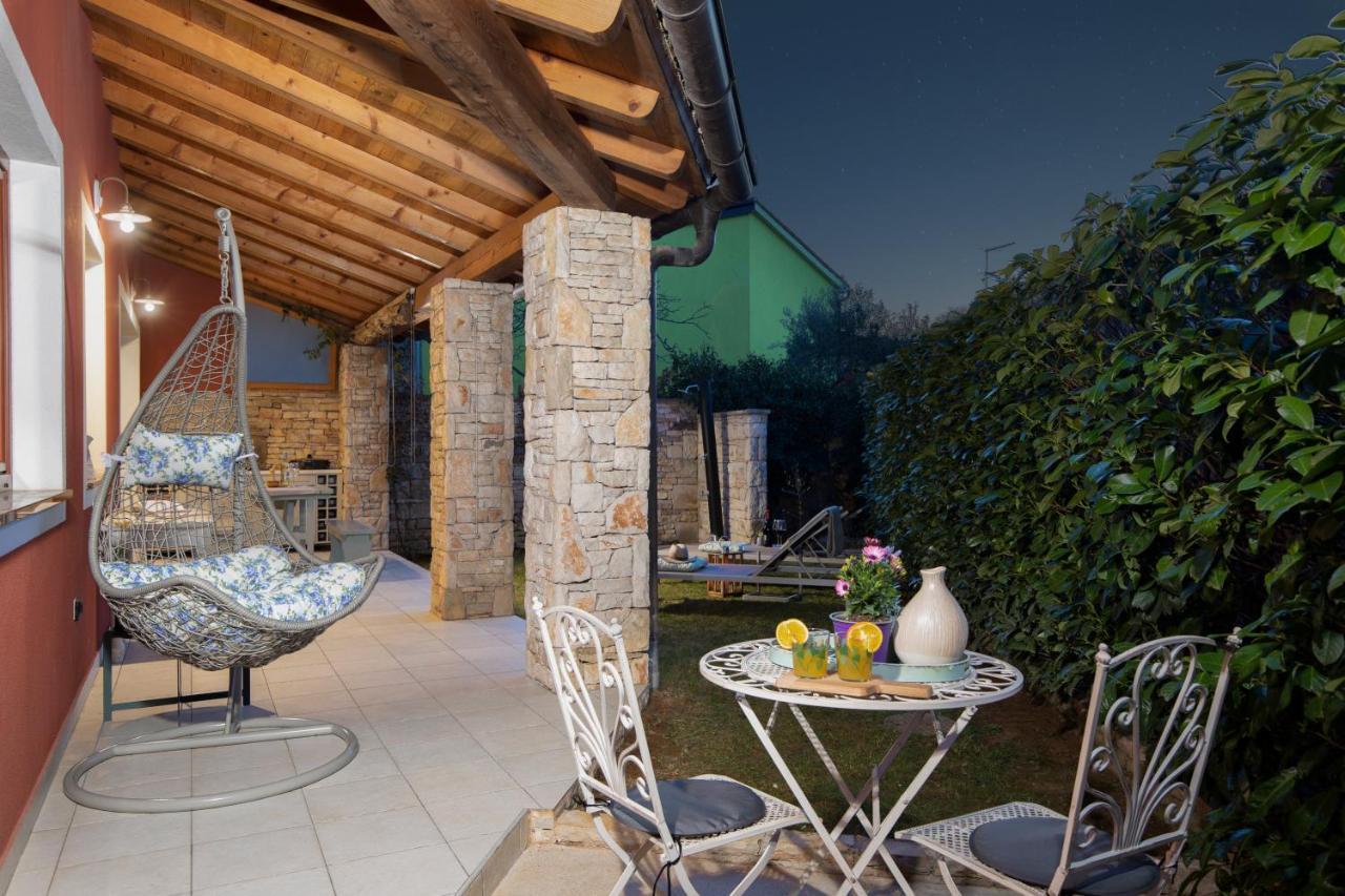 Poiai Stonehouse With Jacuzzi Villa Peroj Luaran gambar