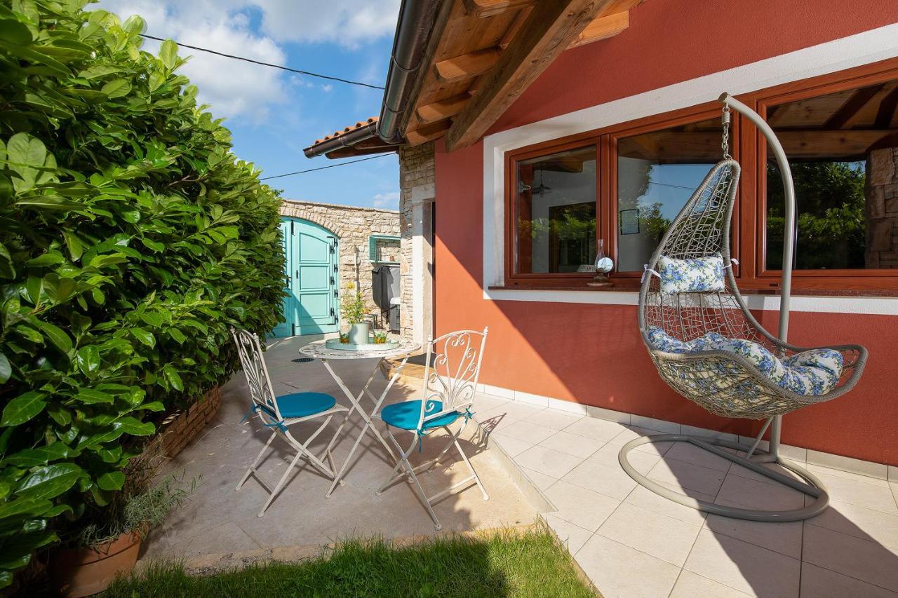 Poiai Stonehouse With Jacuzzi Villa Peroj Luaran gambar