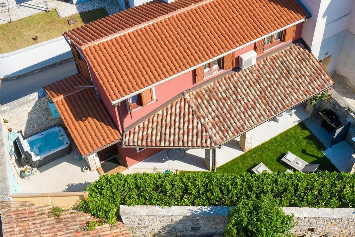 Poiai Stonehouse With Jacuzzi Villa Peroj Luaran gambar